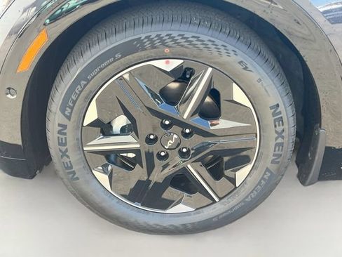 New 2026 Kia EV6 Wind RWD image 32