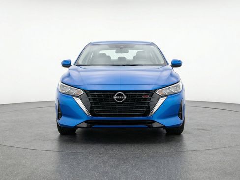 Used 2025 Nissan Sentra SV image 2