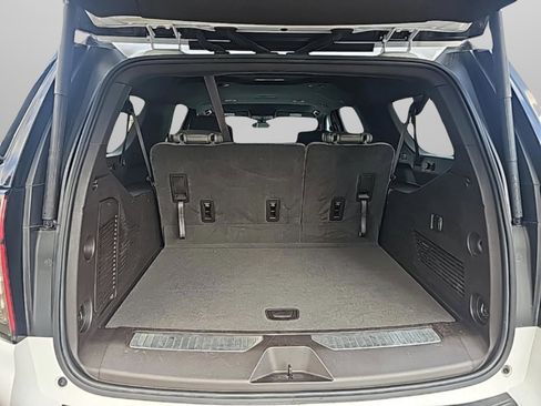 Used 2021 Chevrolet Suburban Z71 w/ Rear Media and Nav Package image 16