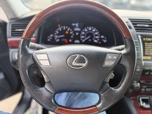 Used 2007 Lexus LS 460 L w/ Luxury Pkg RWD image 13