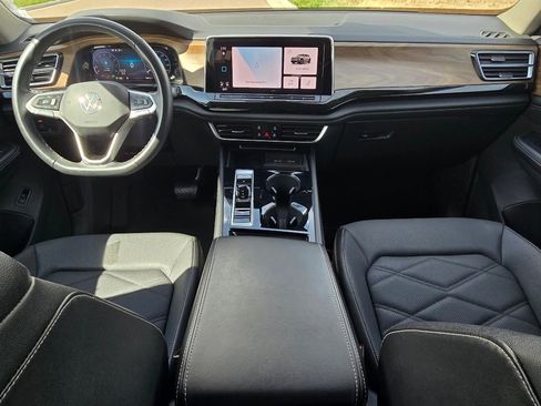 Used 2024 Volkswagen Atlas SE image 26