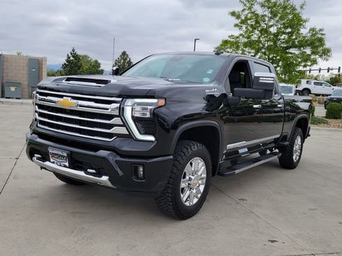 Used 2024 Chevrolet Silverado 2500 High Country w/ Technology Package AWD/4WD image 7