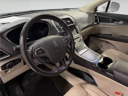 Used 2018 Lincoln MKX Select w/ Select Plus Package FWD image 13