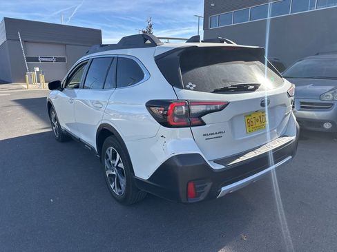 Used 2021 Subaru Outback Limited image 11
