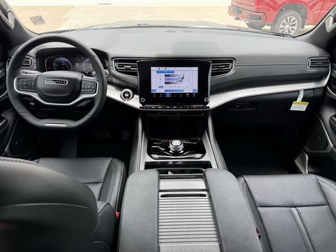 New 2025 Jeep Wagoneer L Series II AWD/4WD image 19