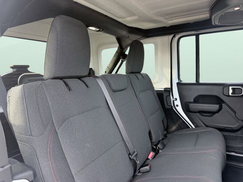 Used 2026 Jeep Wrangler Rubicon image 25