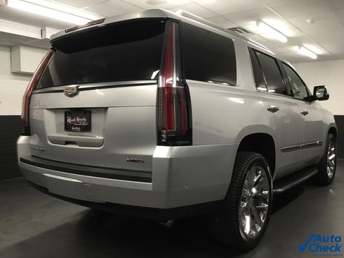 Used 2017 Cadillac Escalade Luxury image 10
