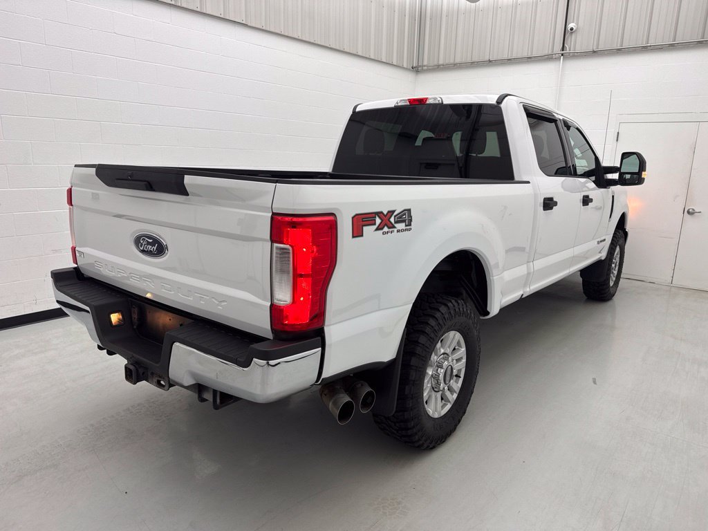 Used 2017 Ford F250 XLT w/ FX4 Off-Road Package AWD/4WD image 7