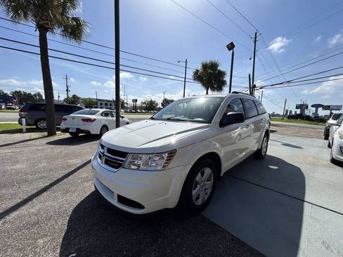 Used 2018 Dodge Journey SE w/ Connectivity Group FWD image 7