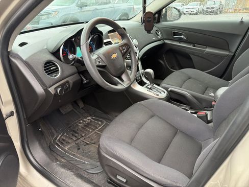 Used 2016 Chevrolet Cruze LT image 11