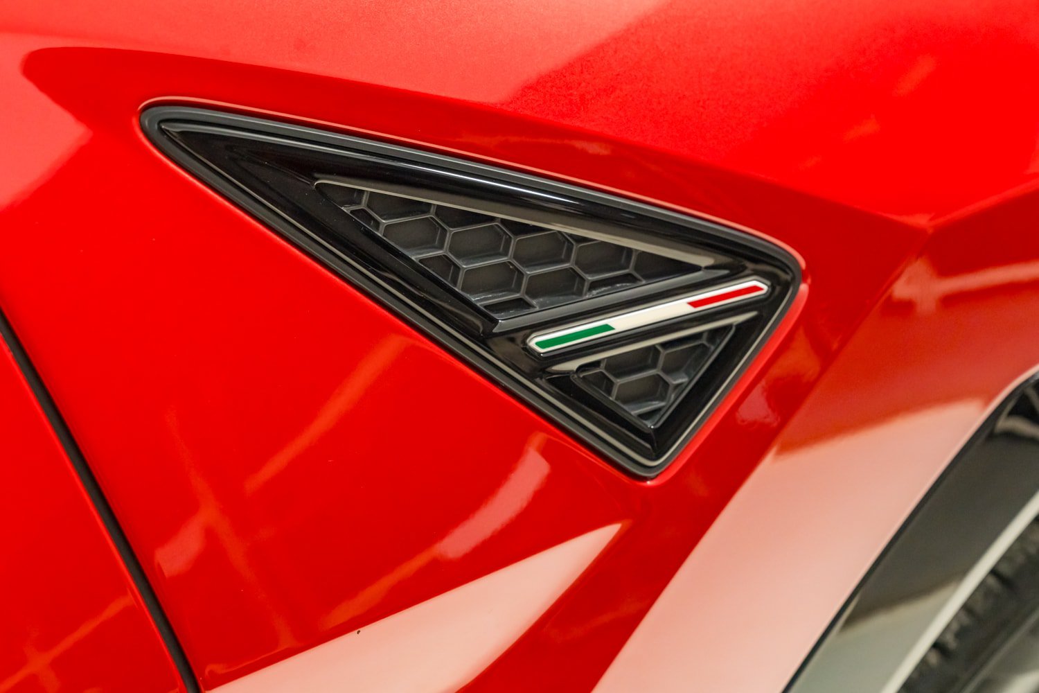 Used 2023 Lamborghini Urus S AWD/4WD image 36