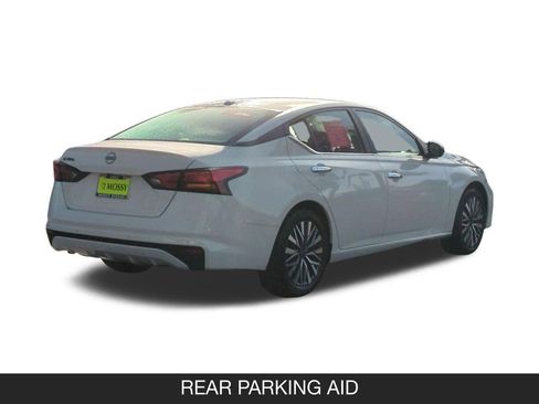 Used 2025 Nissan Altima 2.5 SV FWD image 9