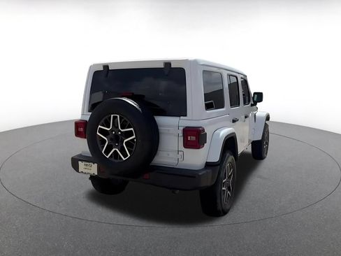 Used 2025 Jeep Wrangler Unlimited Sahara AWD/4WD image 14