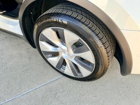 Used 2022 Tesla Model Y Long Range AWD/4WD image 51