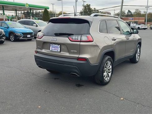 Used 2021 Jeep Cherokee Latitude Lux w/ Comfort/Convenience Group image 8