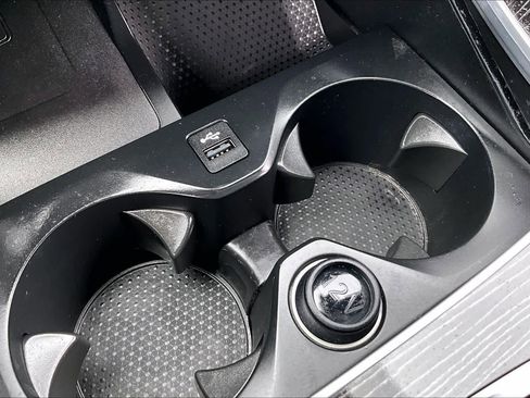 Used 2025 BMW X6 xDrive40i w/ Executive Package image 33