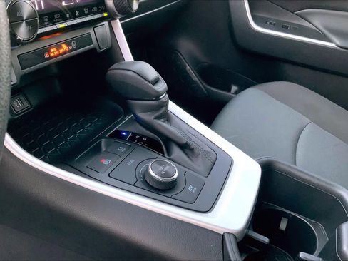 Used 2025 Toyota RAV4 XLE w/ Convenience Package image 16