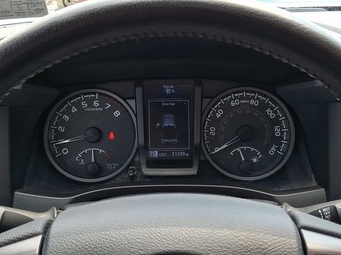 Used 2019 Toyota Tacoma TRD Sport w/ TRD Premium Sport Package AWD/4WD image 22