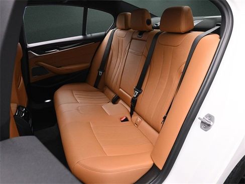 Used 2022 BMW 540i xDrive 540i xDrive w/ M Sport Package image 15