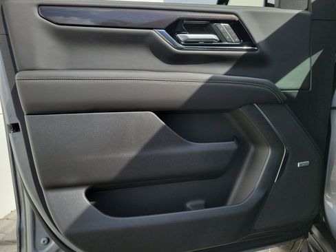 New 2026 GMC Yukon XL Elevation image 19