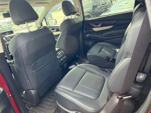 Used 2022 Subaru Ascent Touring w/ Popular Package #2A AWD/4WD image 9