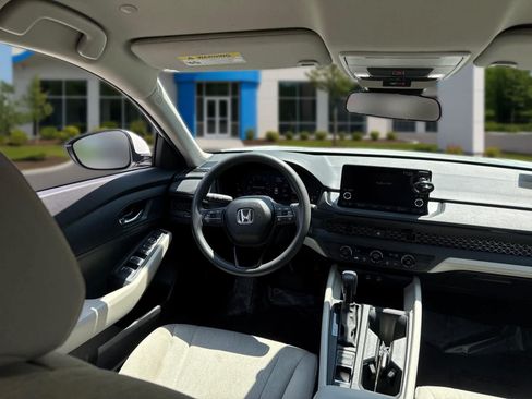 Used 2025 Honda Accord LX image 29