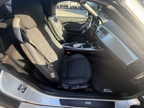 Used 2004 BMW Z4 2.5i RWD image 24