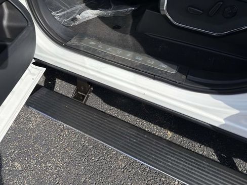 New 2026 Ford F250 Platinum w/ FX4 Off-Road Package image 11