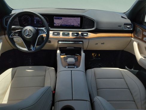 Certified 2025 Mercedes-Benz GLS 450 4MATIC image 13