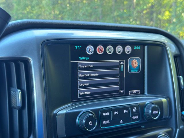 Used 2018 Chevrolet Silverado 1500 LT w/ LT Eassist Package AWD/4WD image 34