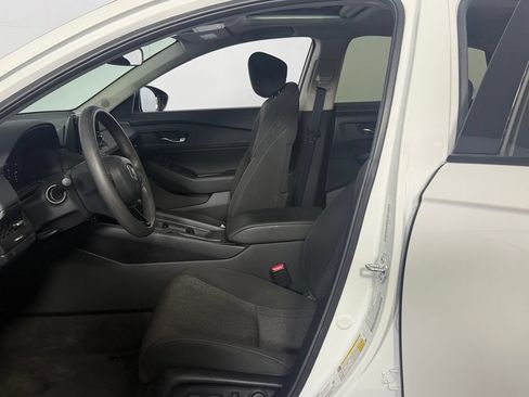 Used 2025 Honda Accord SE image 19