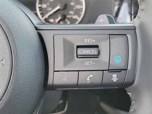 New 2025 Nissan Pathfinder SV w/ SV Premium Package image 9