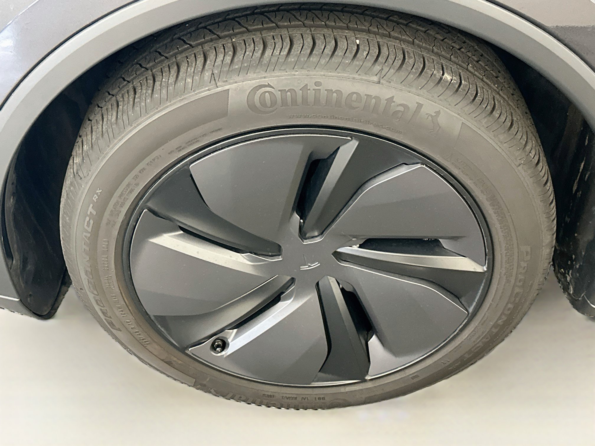 Used 2026 Tesla Model Y AWD image 37