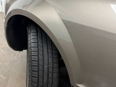 Used 2005 Ford Mustang Premium RWD image 15