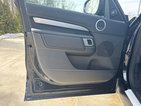 New 2026 Land Rover Discovery Limited Edition AWD/4WD image 7