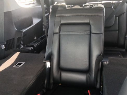 Used 2024 Ford Explorer XLT w/ Equipment Group 202A AWD/4WD image 14