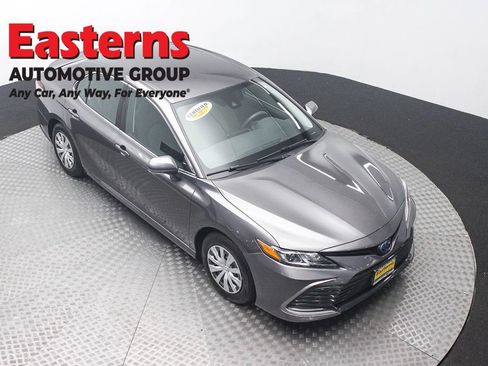 Used 2023 Toyota Camry LE FWD image 3