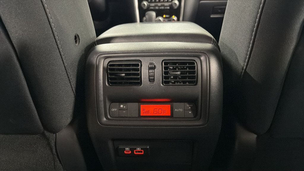 Used 2019 Nissan Pathfinder S AWD/4WD image 36