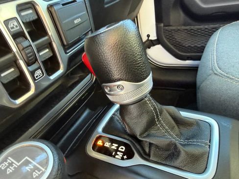 Used 2024 Jeep Wrangler Sport S image 14