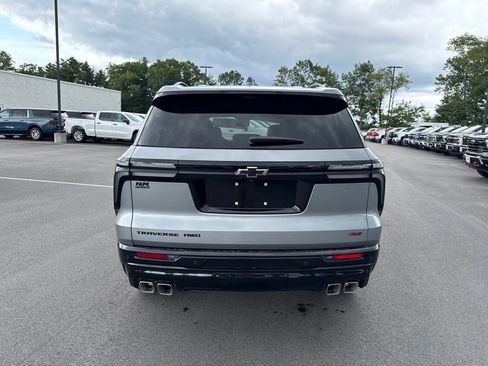 New 2026 Chevrolet Traverse RS w/ LPO, Floor Liner Package AWD/4WD image 5