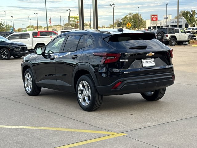 New 2026 Chevrolet Trax LS w/ LS Convenience Package FWD image 9