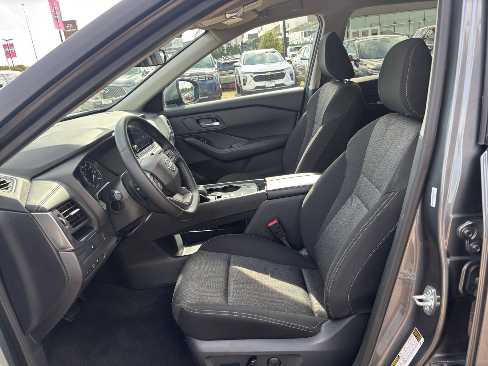 Used 2026 Nissan Rogue SV FWD image 28