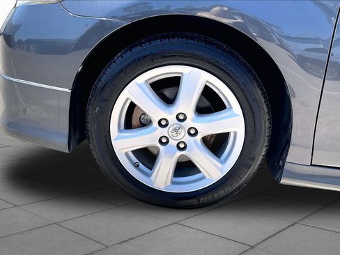 Used 2009 Toyota Camry SE FWD image 12