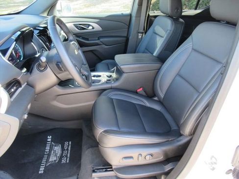 Used 2023 Chevrolet Traverse LT w/ LT Premium Package AWD/4WD image 18