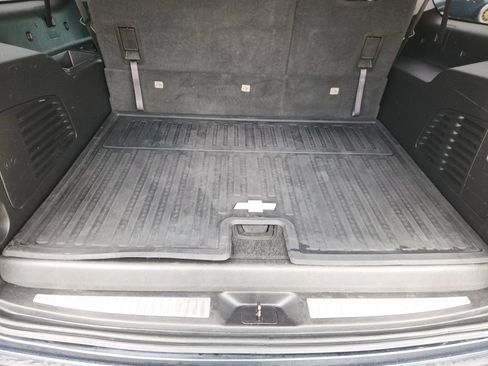 Used 2020 Chevrolet Suburban LT w/ RST Edition RWD image 23
