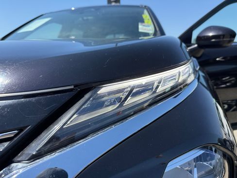 Used 2024 Mitsubishi Outlander ES FWD image 17