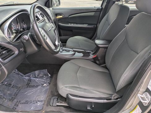 Used 2012 Chrysler 200 Touring FWD image 15