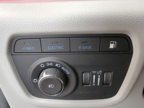 Used 2022 Jeep Grand Cherokee Overland w/ Advanced Protech Group III image 26