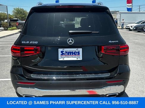Used 2024 Mercedes-Benz GLB 250 4MATIC image 8