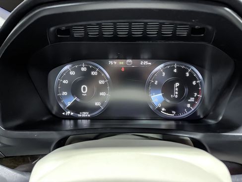 Used 2016 Volvo XC90 T6 Momentum image 11